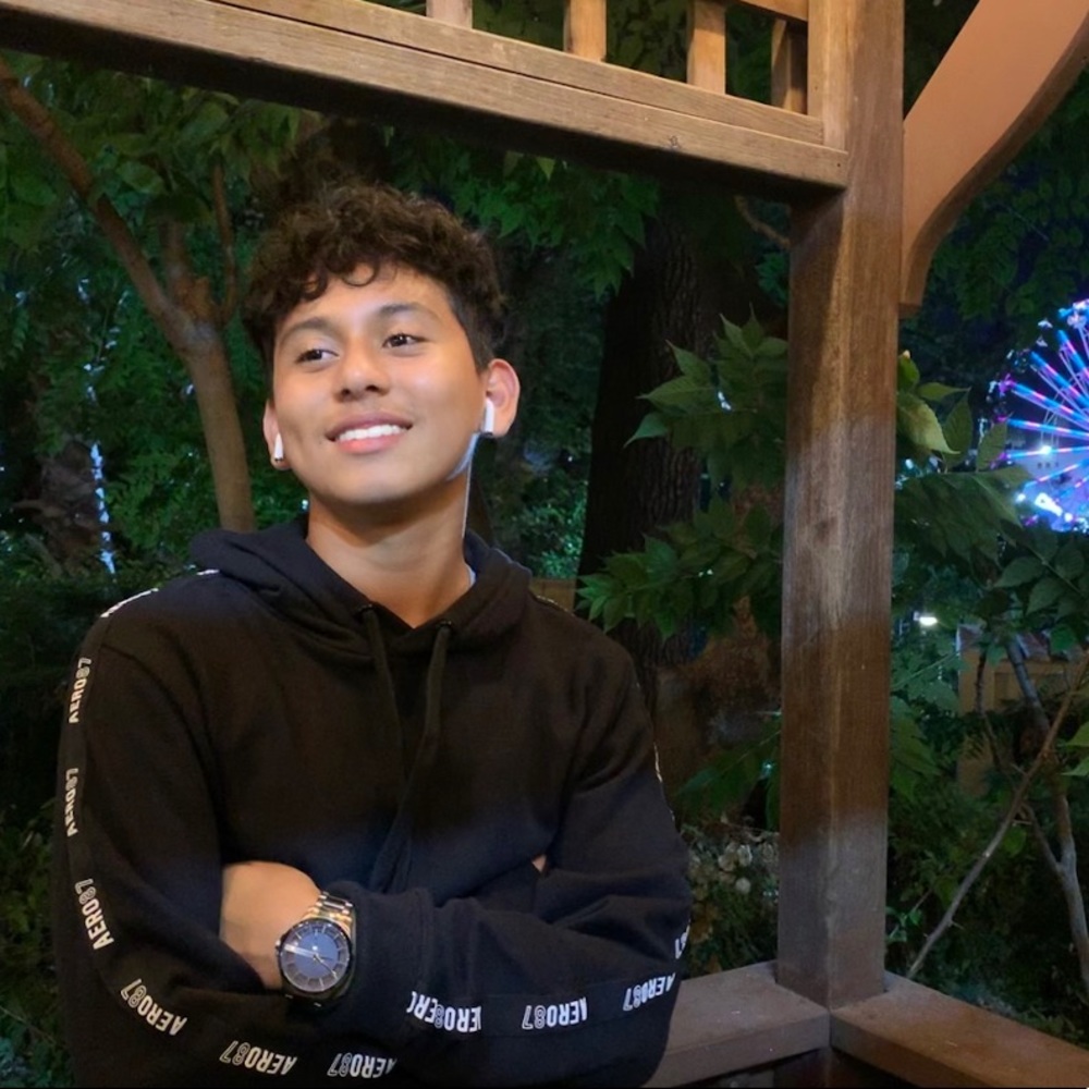 Meet your Posher, Adriel